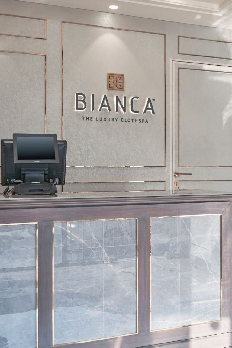 dry-cleaning-juhu-front-desk